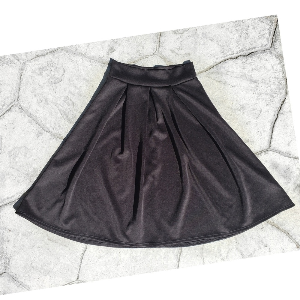 Charlotte Russe Black Circle Midi Skirt Size Small